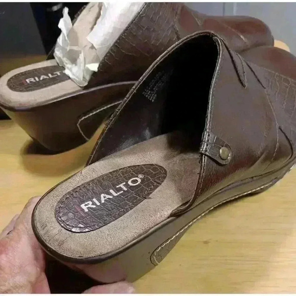 Rialto Size 9 Ladies Fsux Leather Wrap Slip-On Clogs - Picture 3 of 6